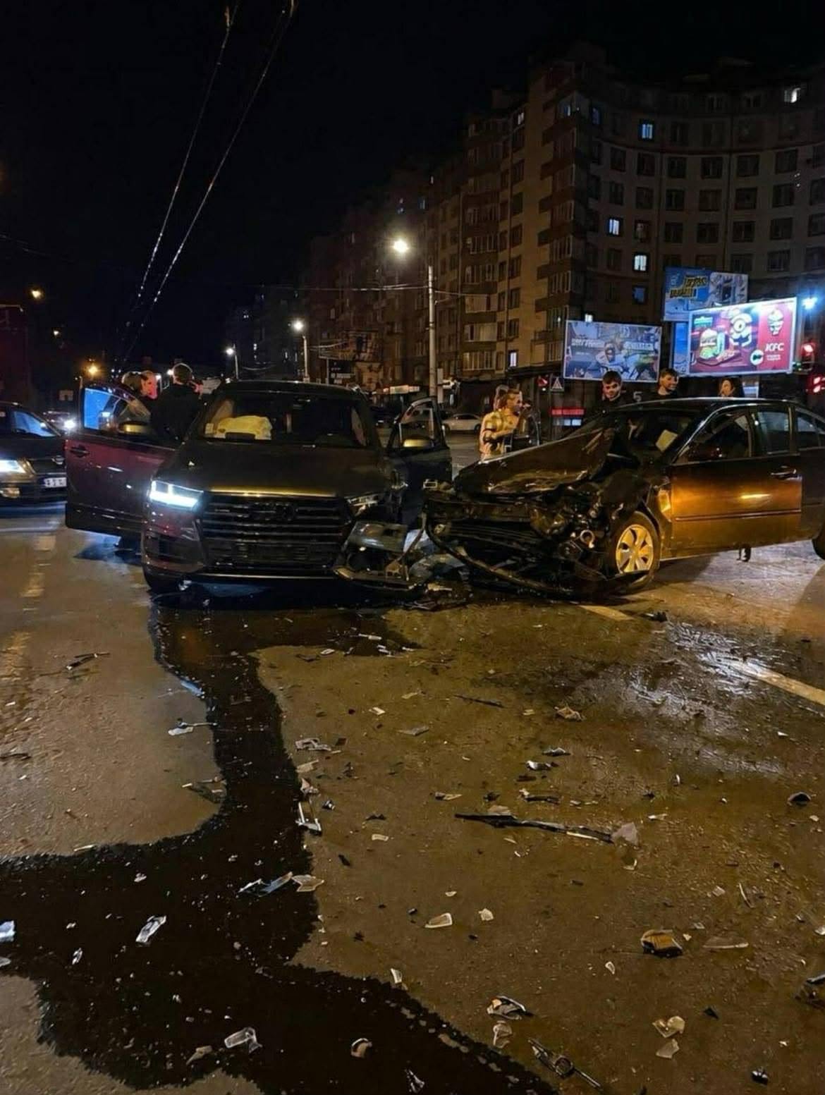 У зіткненні Audi та Kia на Івасюка постраждала водійка (ФОТОФАКТ)