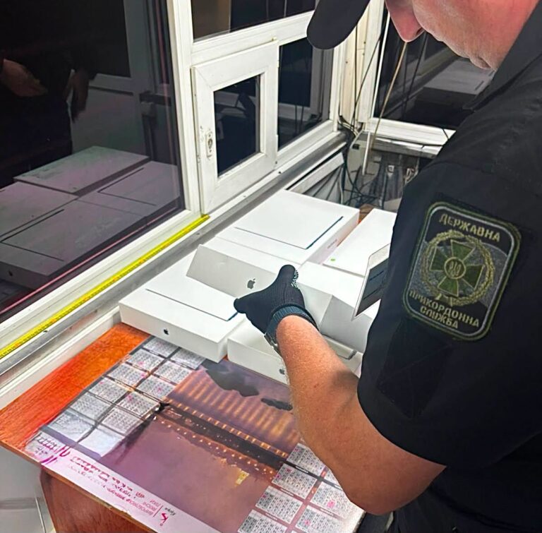 Прикордонники вилучили у франківця техніку на пів мільйона гривень