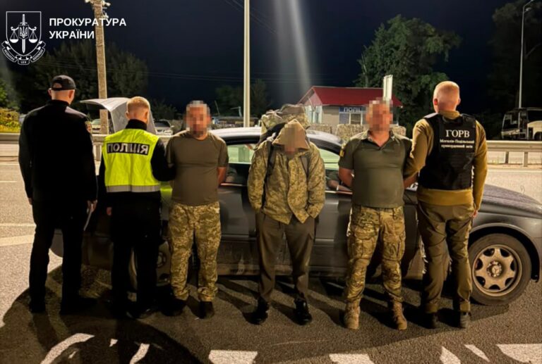 Двох франківців затримали за незаконне переправлення чоловіка до Румунії за $5000