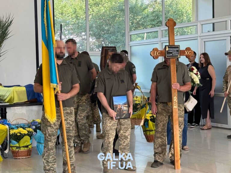 «Був надзвичайно гордий, коли його прийняли до ЗСУ»: у Франківську попрощалися з воїном Семюелем Педрацціні з Австралії (ФОТО)