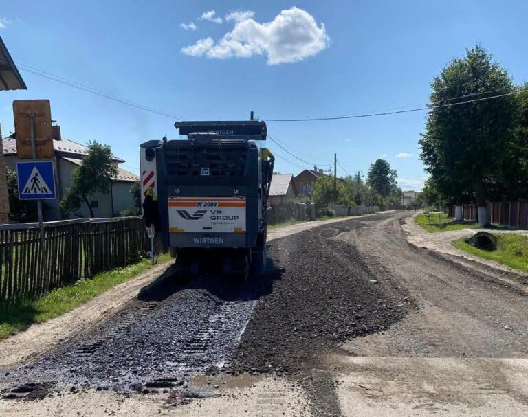 На Прикарпатті розпочали ремонт місцевих доріг: перші роботи стартували біля Івано-Франківська (ФОТО)