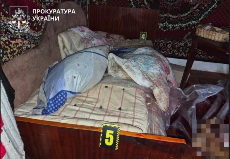 Дорікнула за несмачну їжу: на Прикарпатті син побив до смерті 95-річну матір