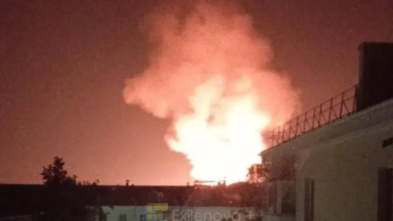 У російському Бєлгороді після ракетної атаки спалахнули управління магістральних газопроводів, аеропорт і ТЕЦ (ВІДЕО)