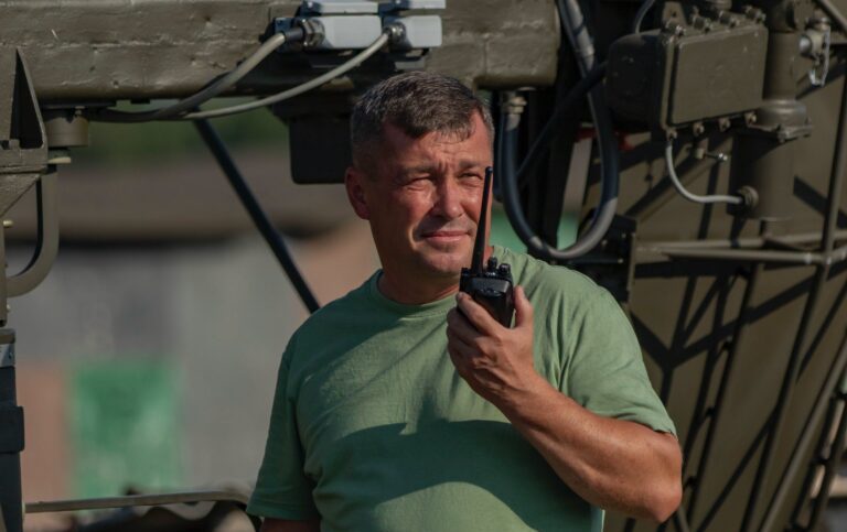 «Навіть короткочасна втрата зв’язку — критична»: історія військового 114 бригади тактичної авіації (ФОТО)