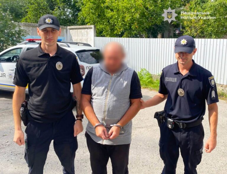 «У кожному відділку закладена граната»: на Прикарпатті затримали чоловіка за псевдомінування поліції (ФОТО)