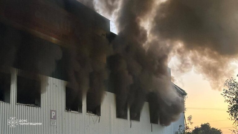 У Чернігові внаслідок російської атаки загинули жінка та 4-річна дитина