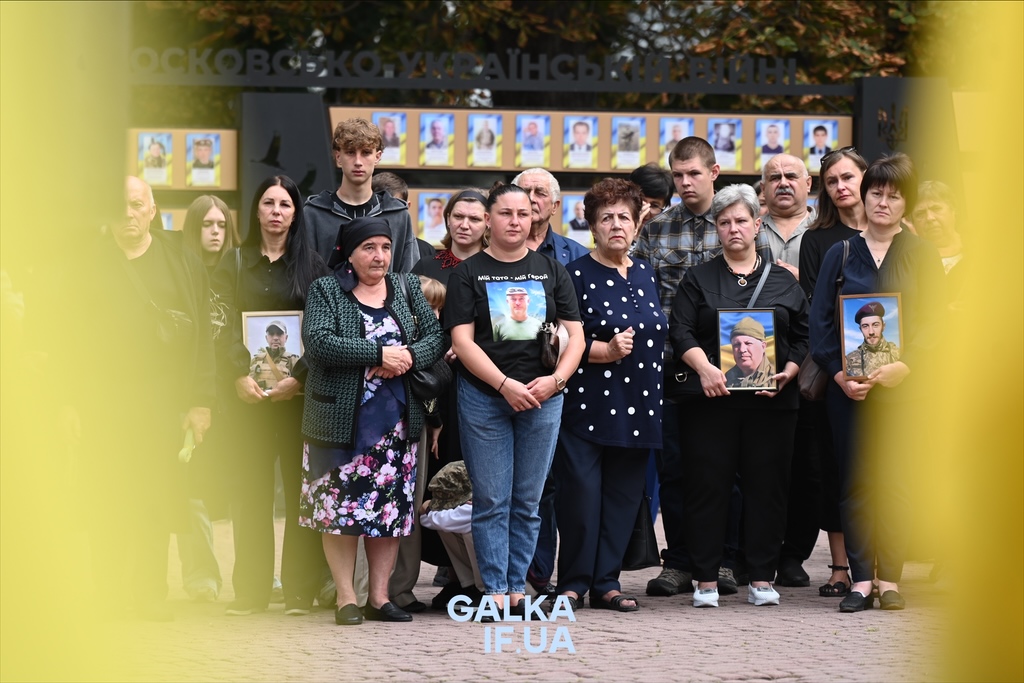 У Франківську під час акції «Сонях» родинам полеглих захисників вручили 45 посмертних нагород (ФОТО)