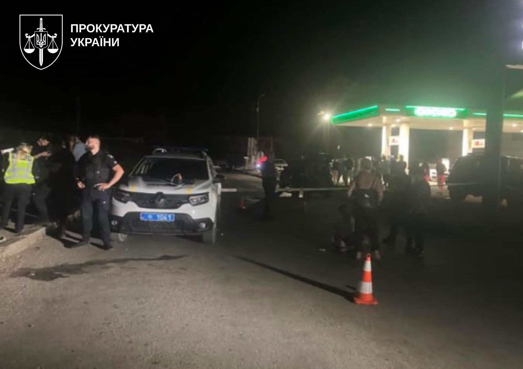 Два постріли в живіт і стегно: франківця підозрюють у замаху на вбивство на АЗС (ФОТО)