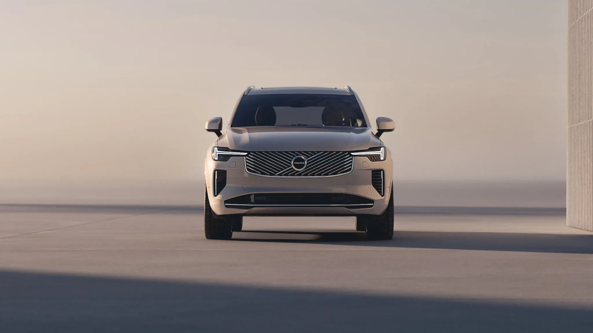 Volvo XC90 для великої родини: які можливості роблять поїздки комфортнішими?