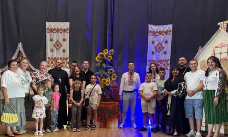 На Надвірнянщині під час благодійного “СОНЯХФЕСТу” зібрали 20 тисяч гривень для ЗСУ