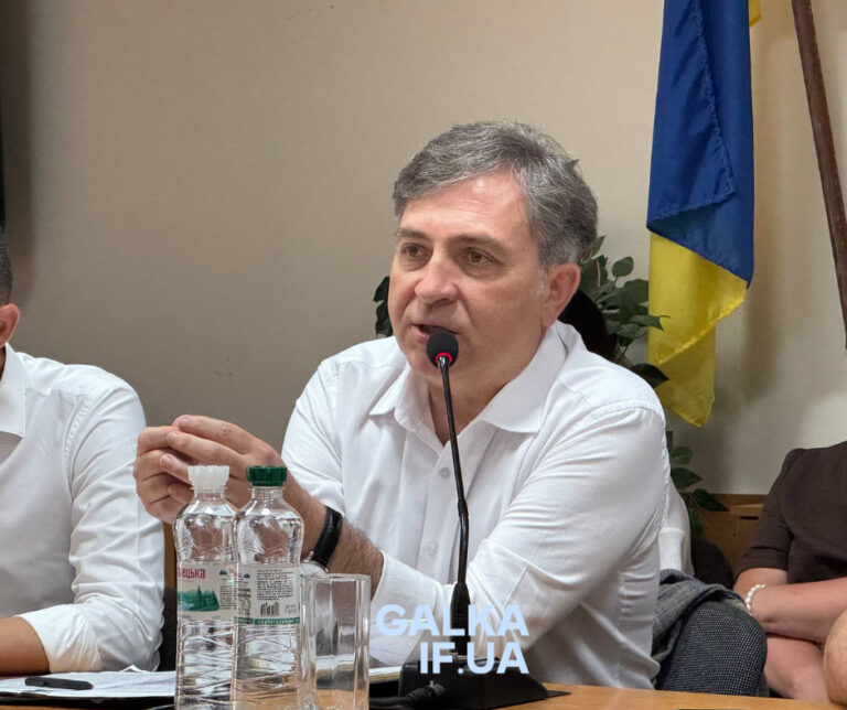 На Франківщині може виникнути затримка із підручниками через удар РФ по складах на Харківщині