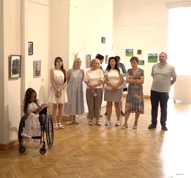 Творчість без обмежень: в Івано-Франківську відкрили фестиваль інклюзивного мистецтва (ВІДЕО)