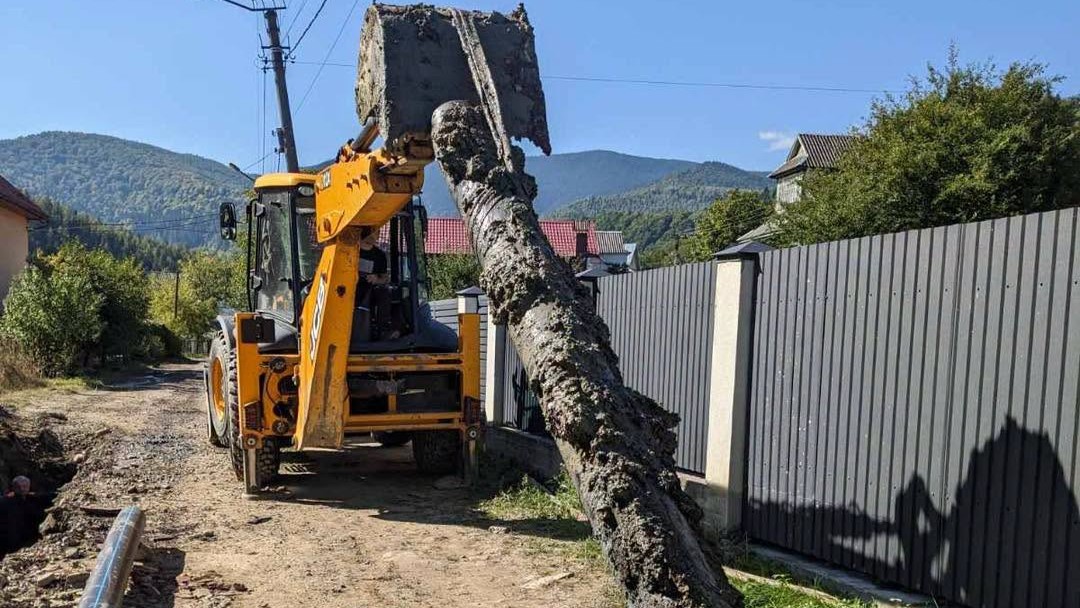 У Яремче замінили 370 метрів водопроводу: на ремонт з бюджету виділили 800 тисяч гривень