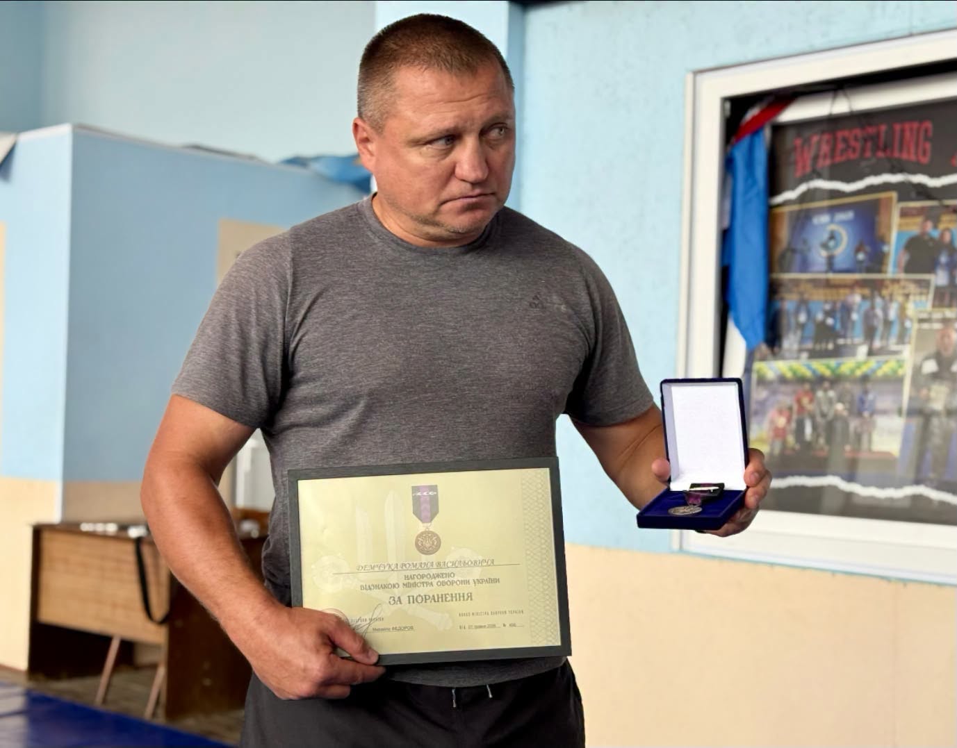 Ветерана з Калуша Романа Демчука нагородили відзнакою «За важке поранення» (ФОТО)