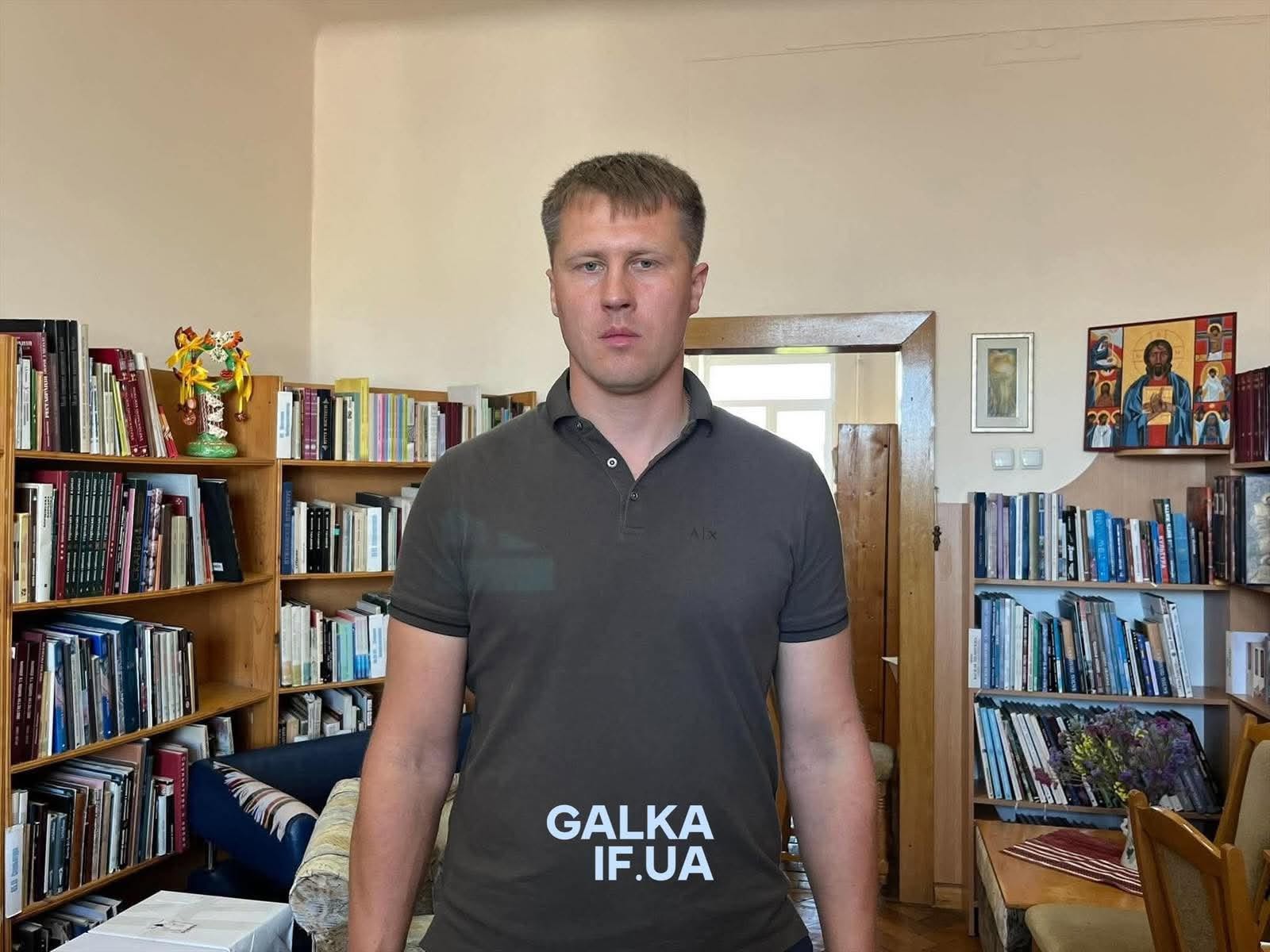 «Книга-вакцинація»: у Франківську колишній військовополонений Олексій Ануля презентував «Jingle Bellz» (ФОТО)