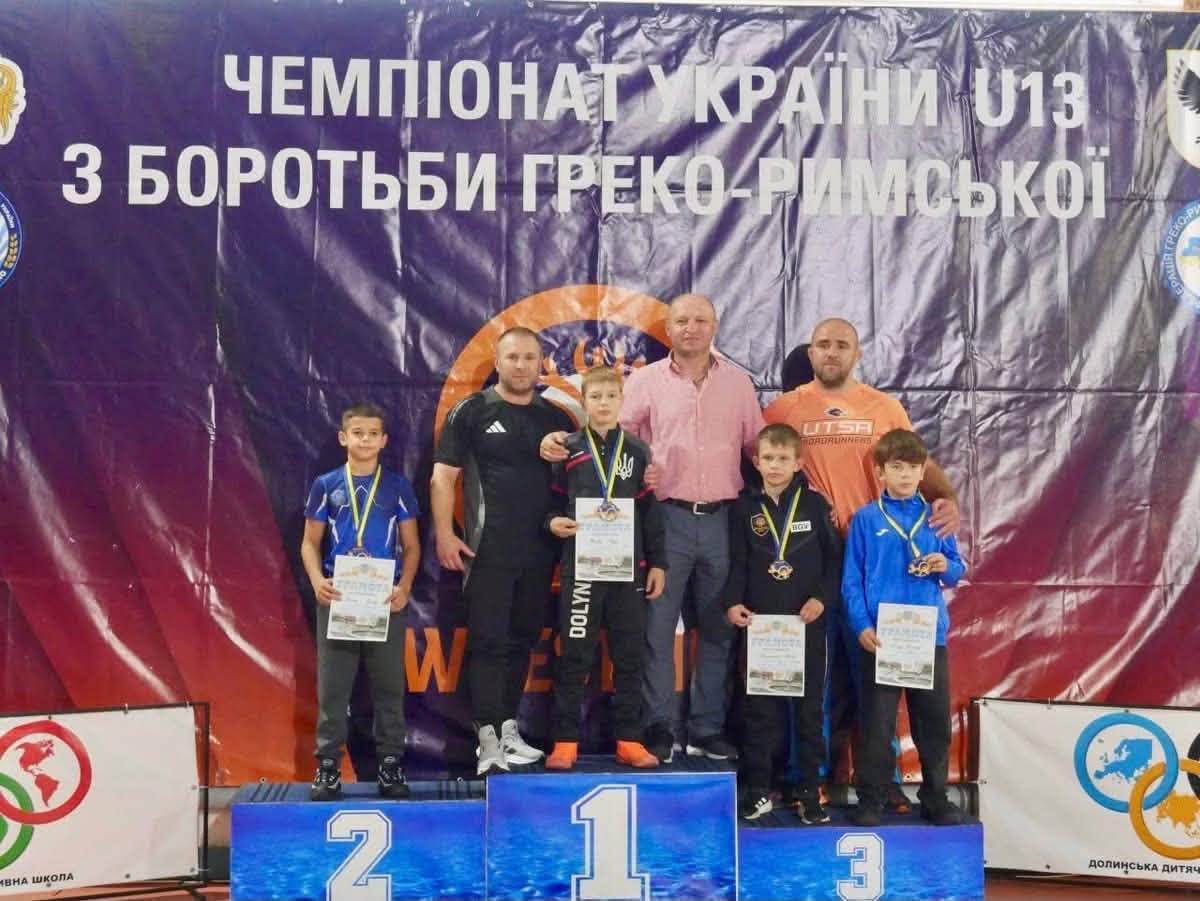 Прикарпатські спортсмени вибороли вісім медалей на чемпіонаті України U13 з греко-римської боротьби (ФОТО)