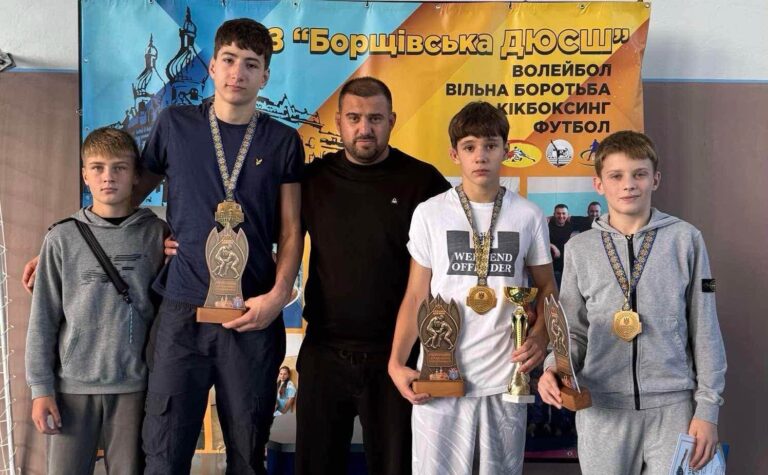 Прикарпатські спортсмени вибороли три “золота” на Всеукраїнському турнір з вільної боротьби (ФОТО)