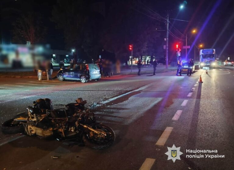 В Івано-Франківську в ДТП загинув пасажир мотоцикла