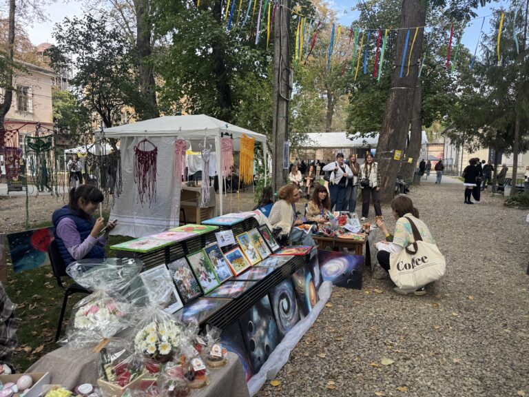 “Я серед херсонців”: у Франківську провели фестиваль “Вітер нині південний” (ФОТО)