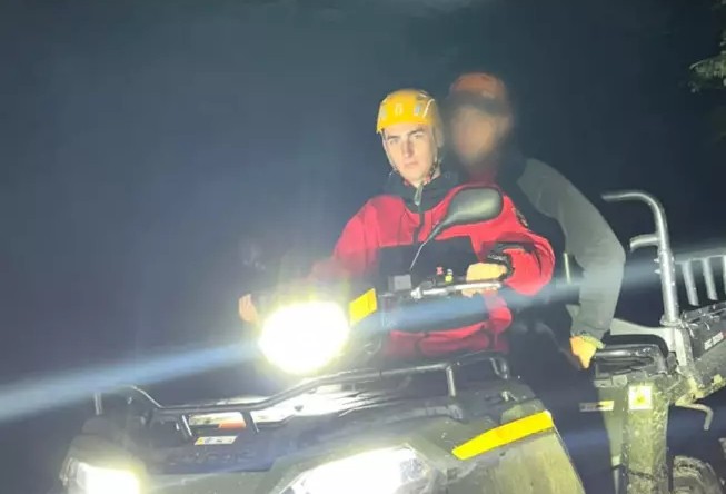 На Прикарпатті рятувальники знайшли чоловіка, який заблукав у лісі під час збирання грибів