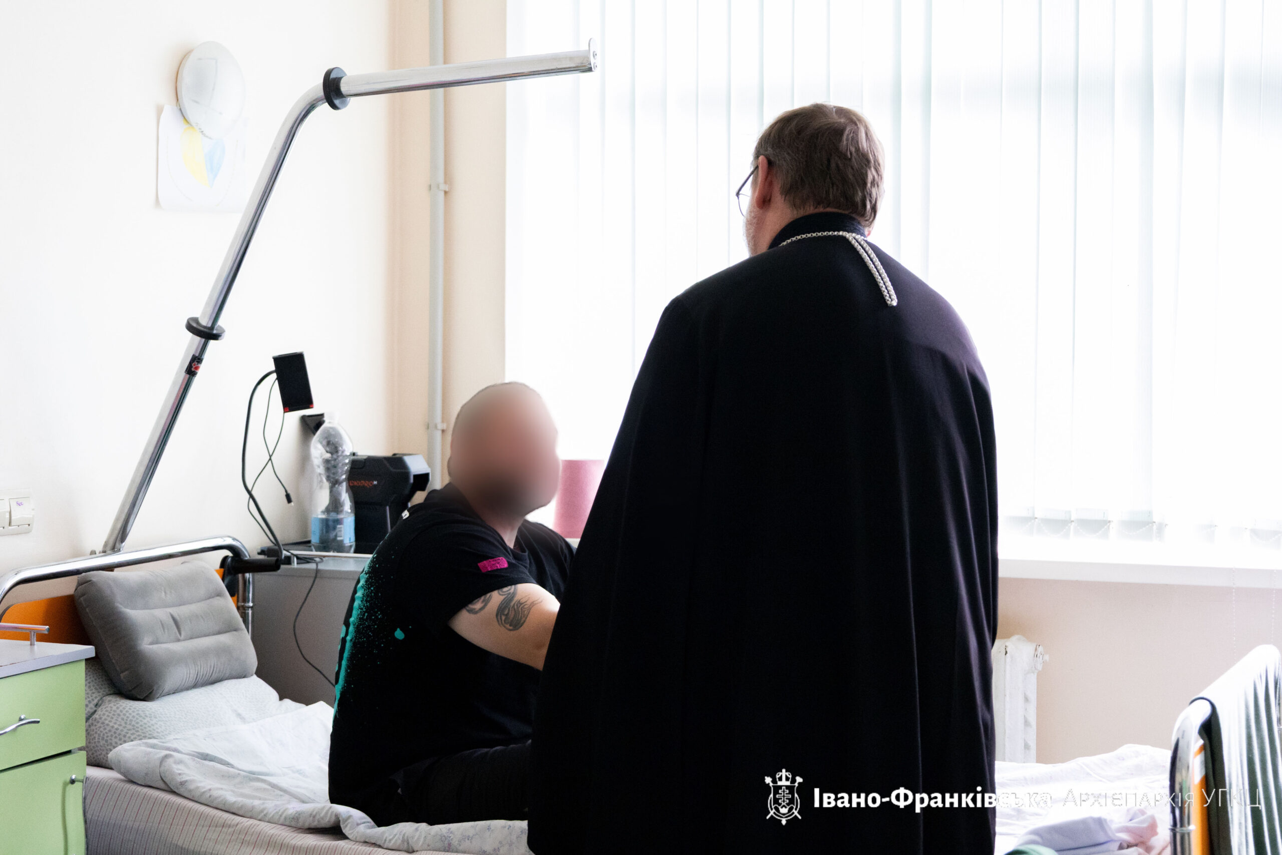 Глава УГКЦ відвідав поранених військових в Івано-Франківському військовому госпіталі