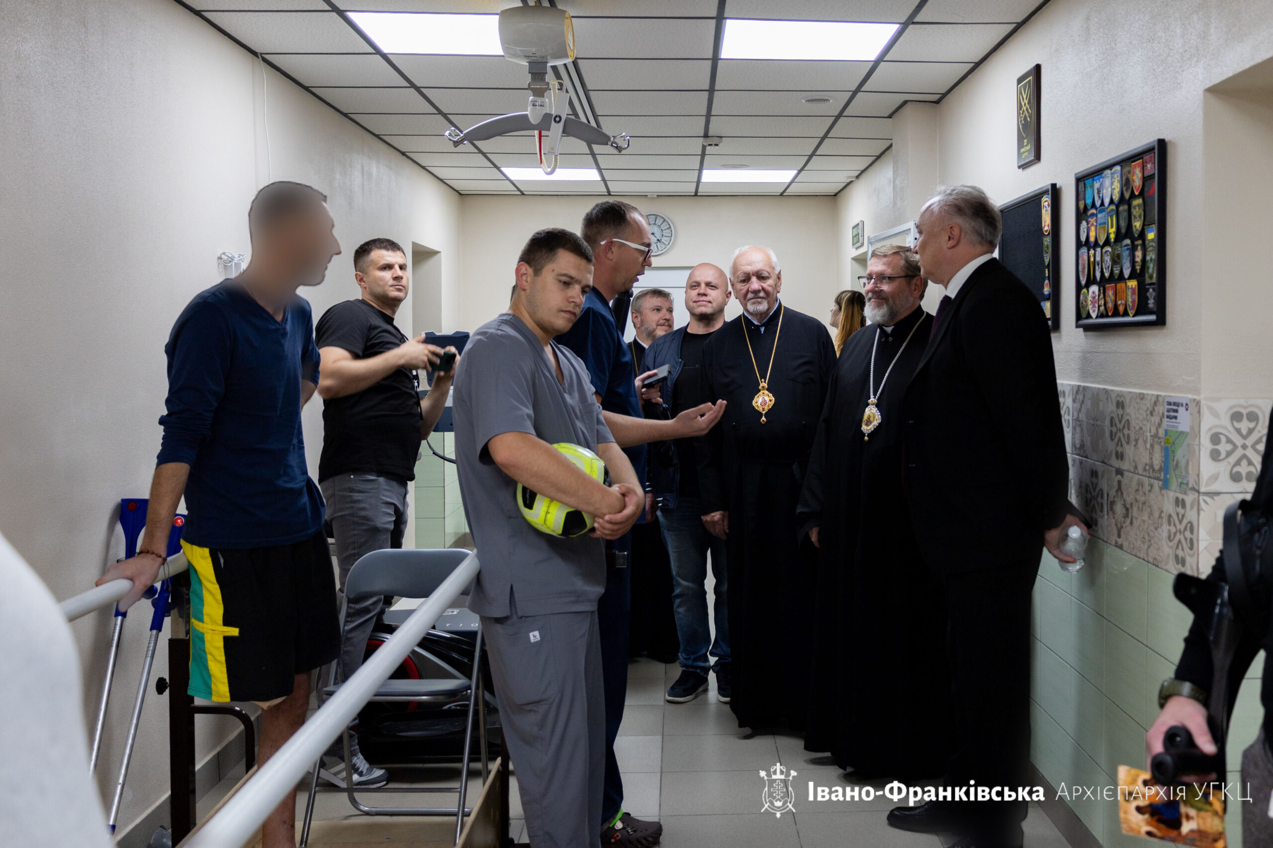 Глава УГКЦ відвідав поранених військових в Івано-Франківському військовому госпіталі