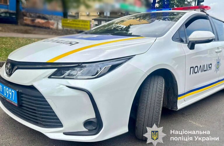 У Франківську на сміттєвому контейнері виявили підозрілий предмет: загрози немає
