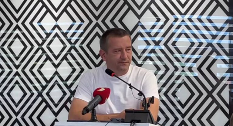 «Я б уже написав заяву на звільнення»: Марцінків висунув ультиматум очільнику Управління транспорту через табло на вокзалі