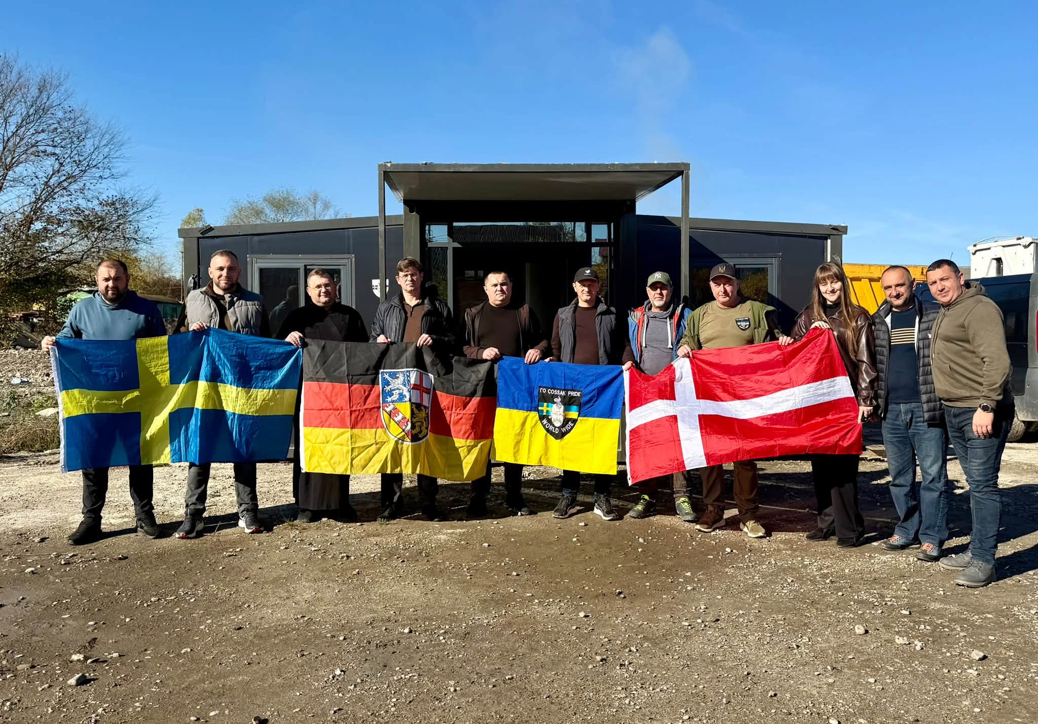 Калуш отримав два мобільні госпіталі від данських партнерів: їх передадуть на фронт (ФОТО)