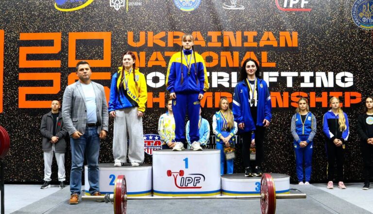 Прикарпатка Іванна Ляховець виборола “бронзу” на чемпіонаті України з класичного пауерліфтингу