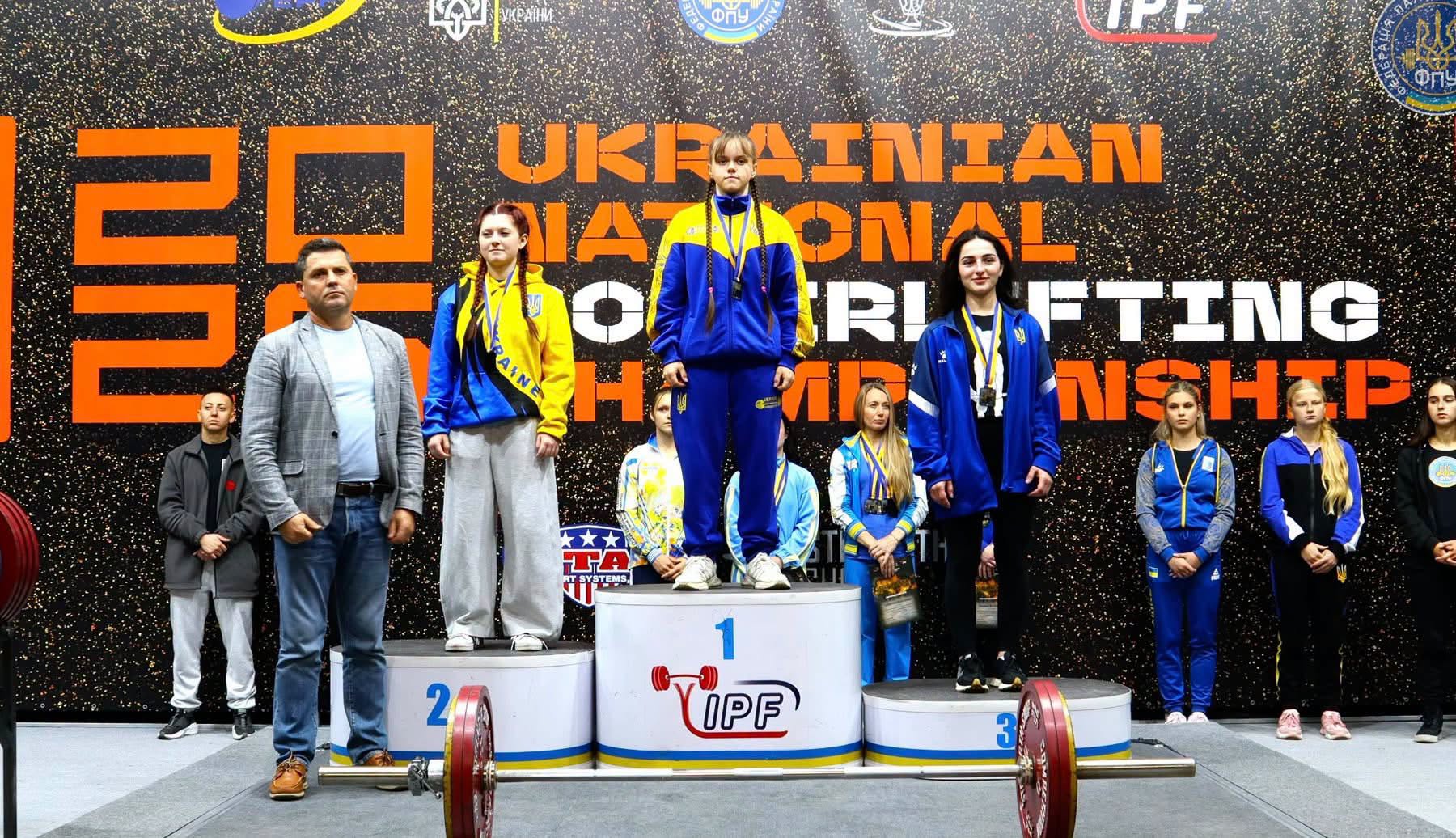 Прикарпатка Іванна Ляховець виборола “бронзу” на чемпіонаті України з класичного пауерліфтингу