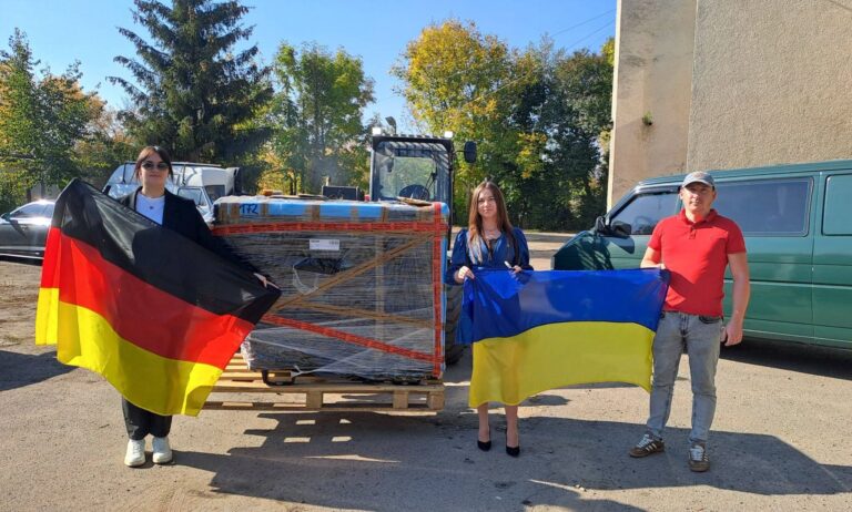 Калуш отримав від німецьких партнерів генератор за майже 700 тисяч гривень (ФОТО)