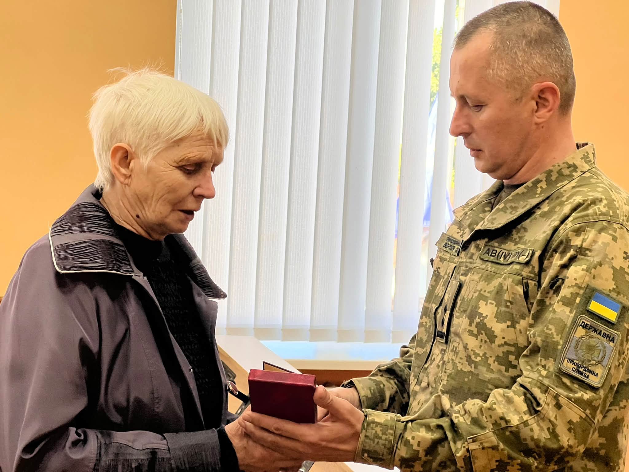 У Городенці матері загиблого захисника Михайла Лазорка передали його орден «За мужність» (ФОТО)