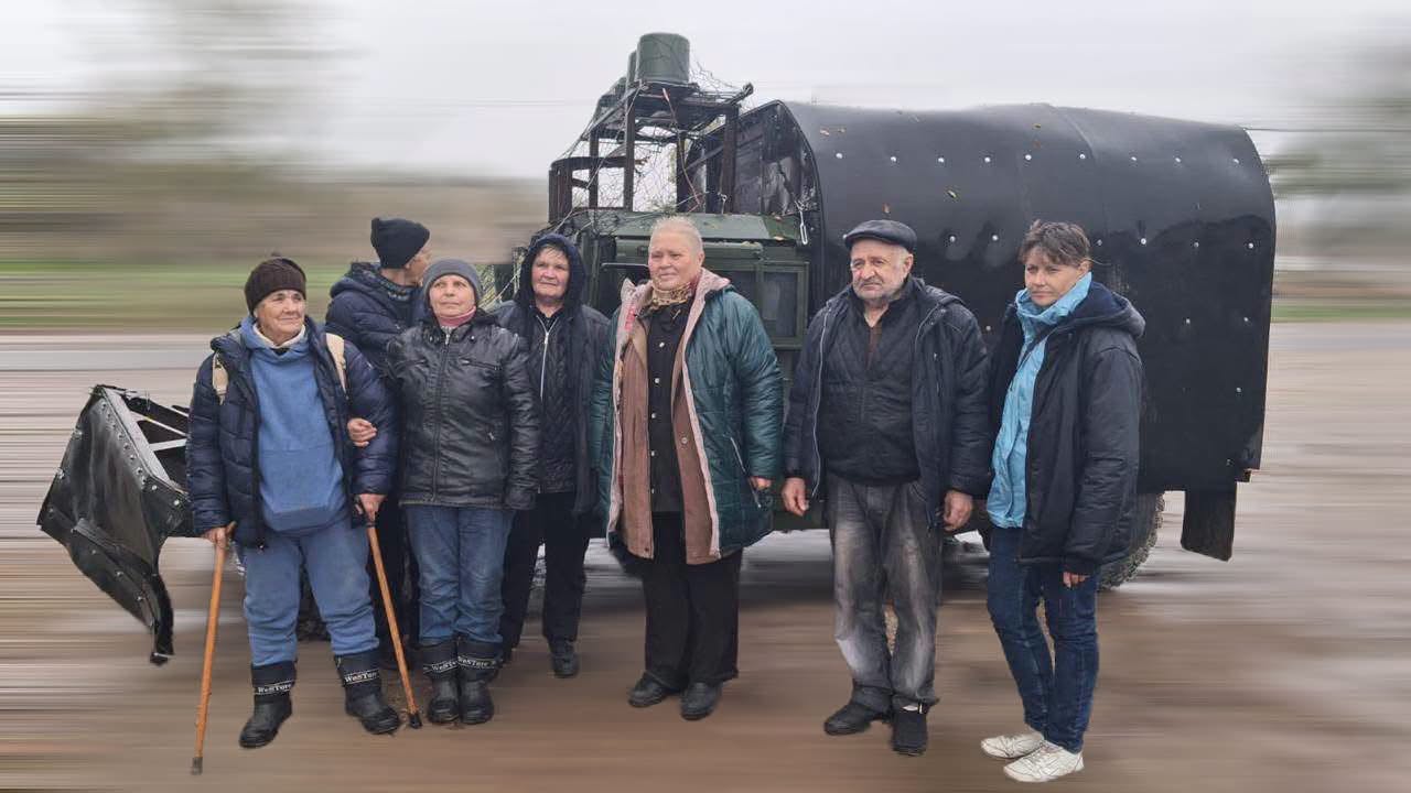 Бійці франківської 102 бригади ТрО евакуювали сімох жителів прифронтового Берислава