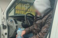 Втратив здатність говорити й почав блимати фарами: на Прикарпатті врятували водія вантажівки (ФОТО)