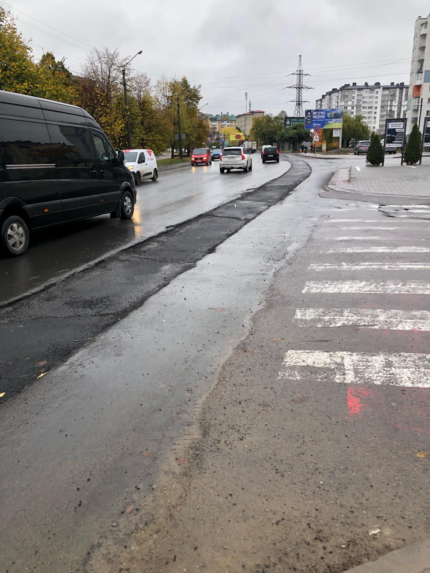 Дорогу на Довженка у Франківську повністю заасфальтують аж навесні 2027 року — Смушак