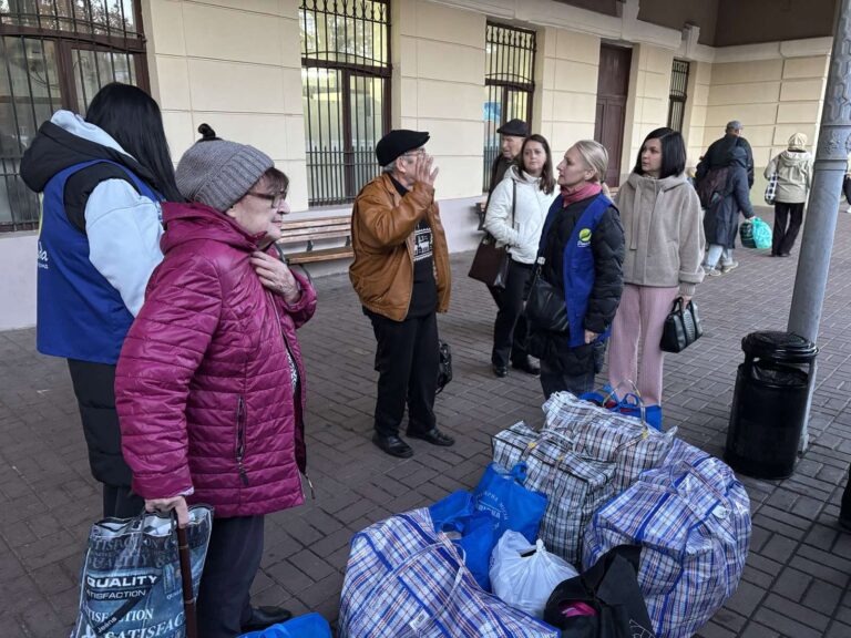 Прикарпаття прийняло черговий евакуаційний потяг із Донеччини: серед прибулих — три сім’ї (ФОТО)