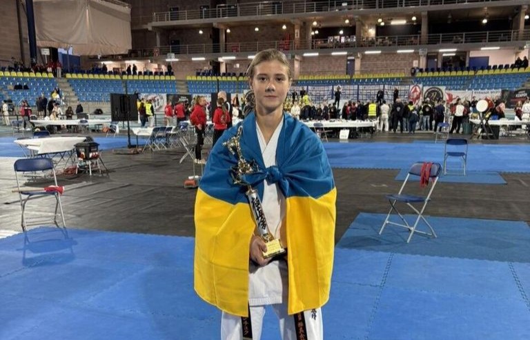 Студентка франківського медуніверситету Анастасія Симончук здобула дві бронзи на чемпіонаті Європи з карате