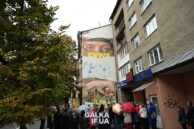 "Ти ніколи не будеш йти сам": у Франківську відкрили мурал на честь загиблого азовця Ореста-Миколи Василечка (ФОТО)