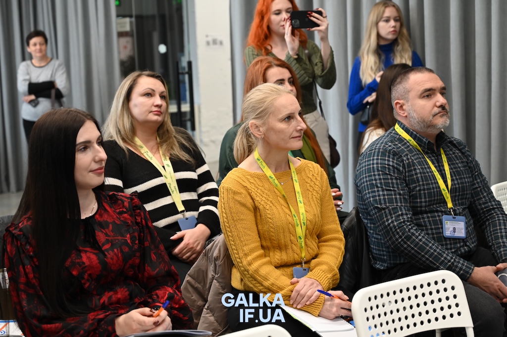 «Війна перевернула ринок праці»: у Франківську презентували збірник інклюзивних практик для бізнесу та комунальних підприємств (ФОТО)