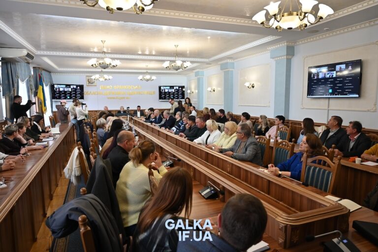 Безкоштовно та без персональних даних: як працює нова цифрова платформа EduWork ІФ для пошуку роботи освітянам Прикарпаття (ФОТО)