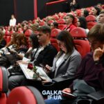 62 громади Прикарпаття одночасно прочитали «Каменярів» Франка та встановили рекорд України (ФОТО)
