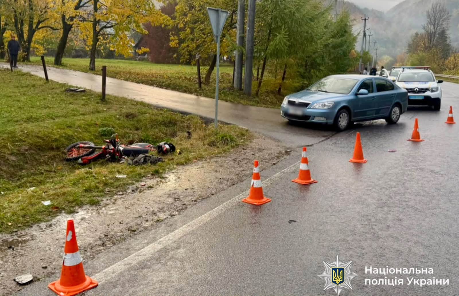 На Косівщині внаслідок зіткнення мотоцикла з автомобілем травмувалися двоє неповнолітніх (ФОТО)