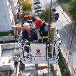 У Франківську рятувальники знімали чоловіка з баштового крана на висоті 18 метрів