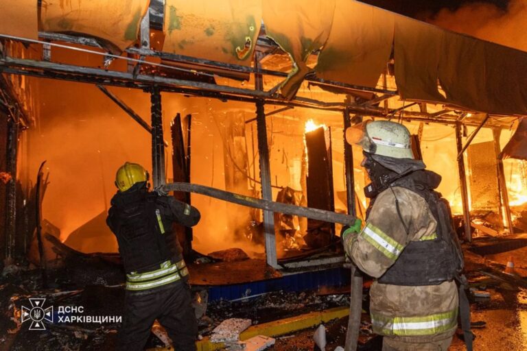 Троє рятувальників постраждали внаслідок російських ударів по Харкову. росіяни били по місцях роботи ДСНС (ФОТО)