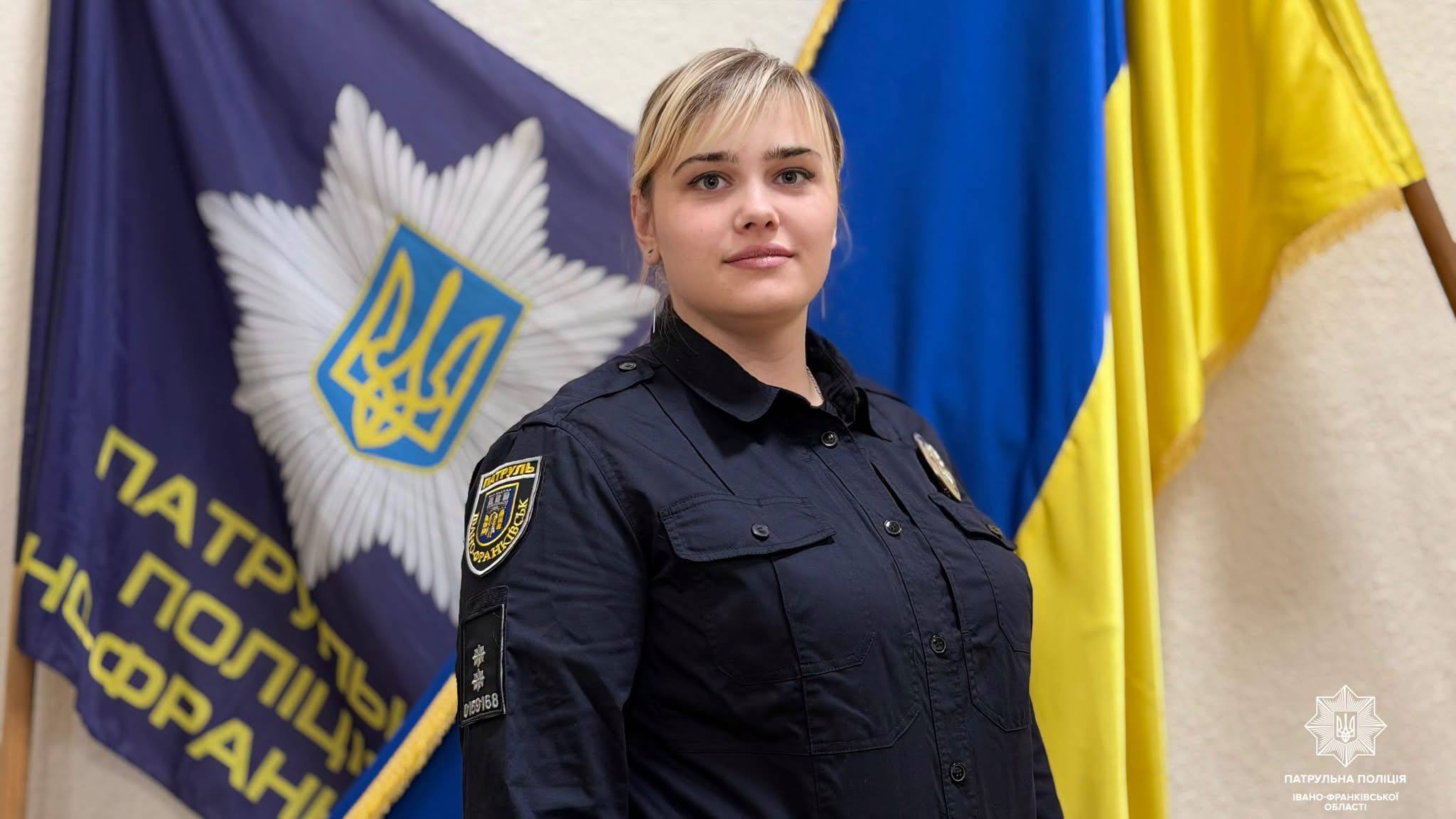 «Почала спокійно розмовляти»: франківська поліціянтка врятувала дівчину від падіння з вікна