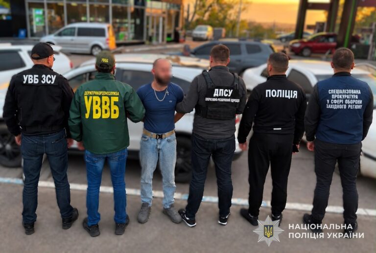 За $7,5 тисячі через гори й ліс до Румунії: прикарпатця затримали за підозрою у переправленні чоловіків (ФОТО)