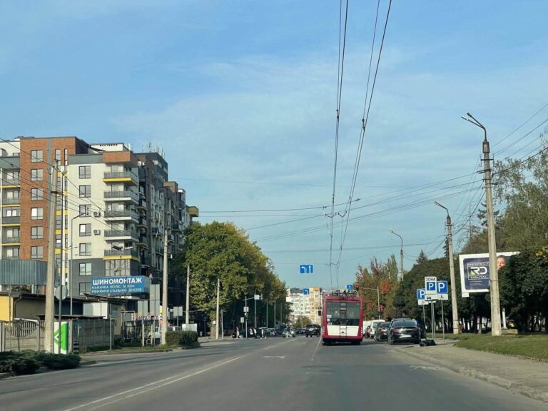 Приберуть пішохідний перехід та додадуть смуги: у Франківську біля ТЦ «Veles Mall» планують змінити схему руху (СХЕМА)